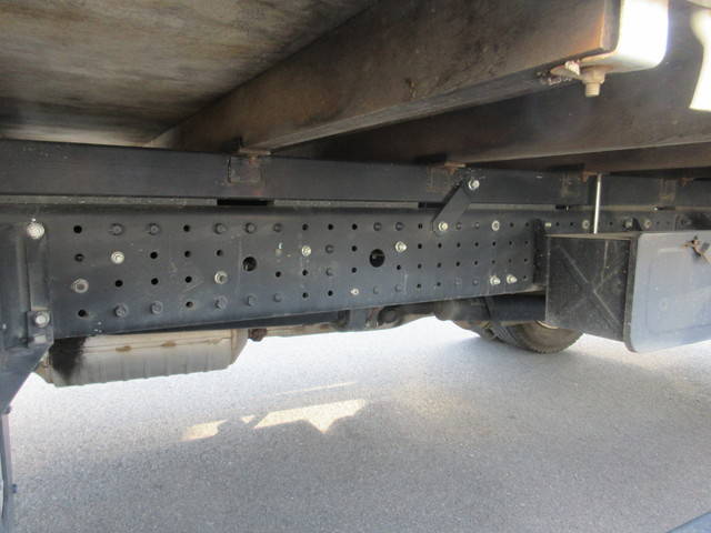 三菱ふそうキャンター平ボディ小型（2t・3t）[写真08]