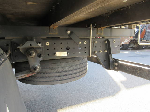 三菱ふそうキャンター平ボディ小型（2t・3t）[写真09]