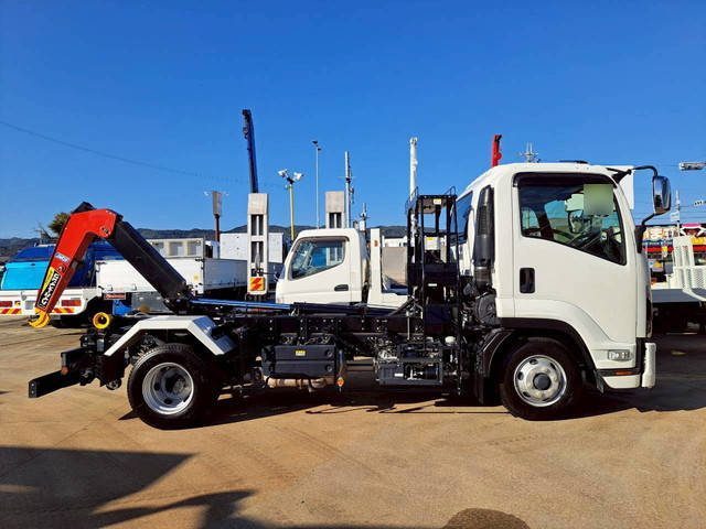 いすゞフォワードコンテナ専用車中型（4t）[写真10]