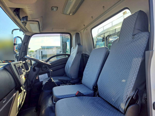 いすゞフォワードコンテナ専用車中型（4t）[写真15]