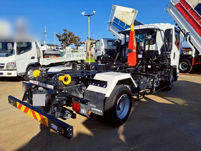 いすゞフォワードコンテナ専用車中型（4t）[写真02]