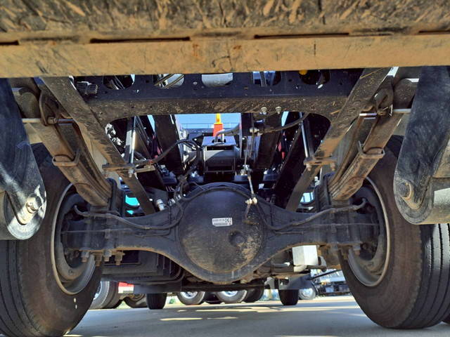 いすゞフォワードコンテナ専用車中型（4t）[写真24]