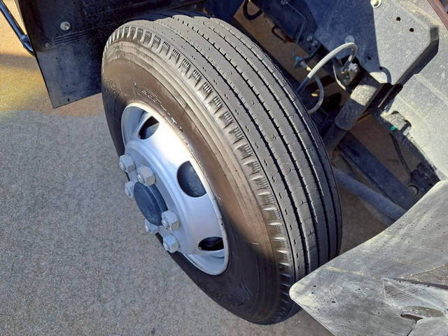 いすゞフォワードコンテナ専用車中型（4t）[写真27]