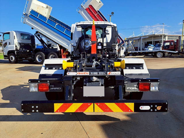 いすゞフォワードコンテナ専用車中型（4t）[写真06]