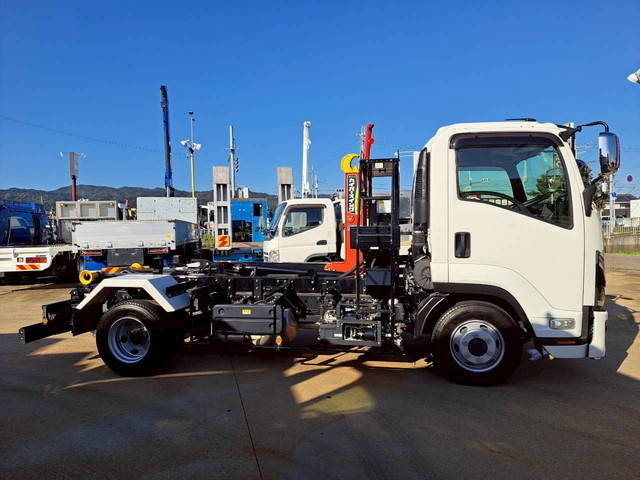 いすゞフォワードコンテナ専用車中型（4t）[写真07]