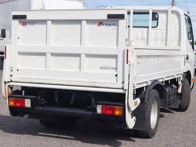 トヨタトヨエース平ボディ小型（2t・3t）[写真02]