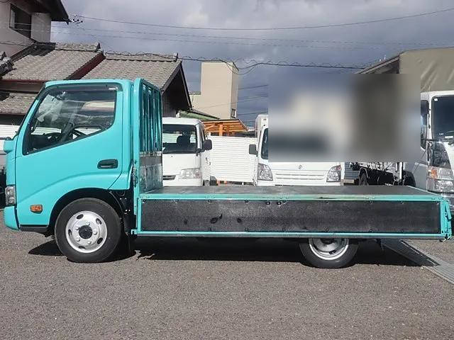 トヨタトヨエース平ボディ小型（2t・3t）[写真10]