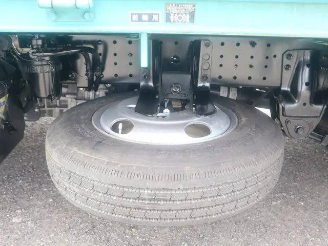 トヨタトヨエース平ボディ小型（2t・3t）[写真17]