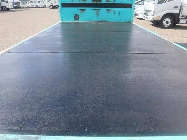 トヨタトヨエース平ボディ小型（2t・3t）[写真08]