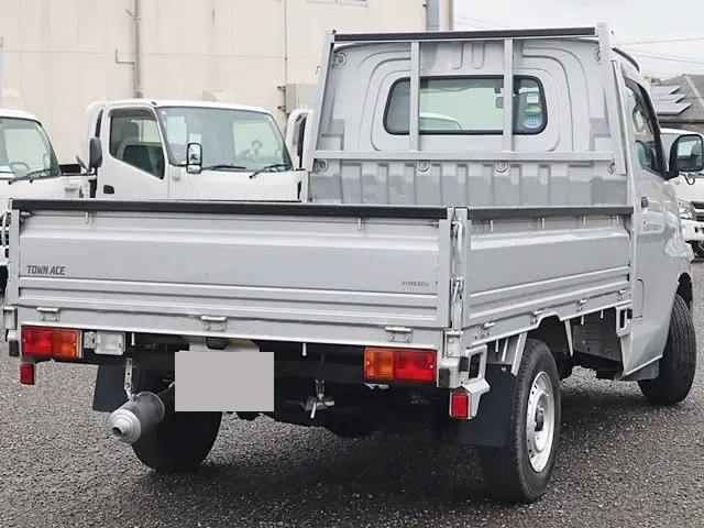 トヨタタウンエース平ボディ小型（2t・3t）[写真04]