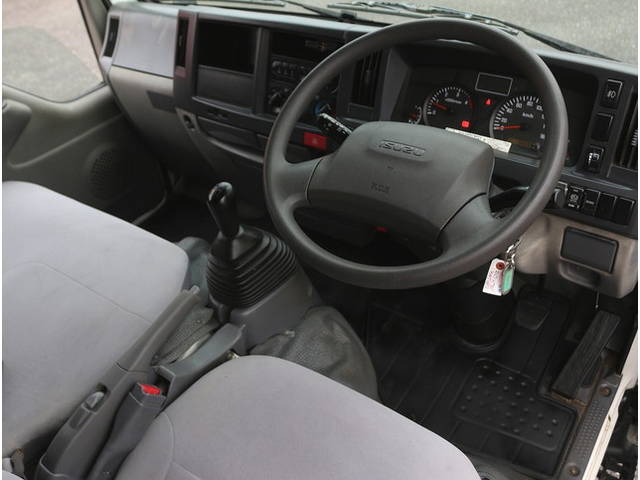 いすゞエルフダブルキャブ（Wキャブ）小型（2t・3t）[写真13]