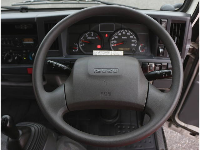 いすゞエルフダブルキャブ（Wキャブ）小型（2t・3t）[写真17]