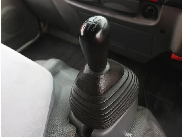 いすゞエルフダブルキャブ（Wキャブ）小型（2t・3t）[写真19]