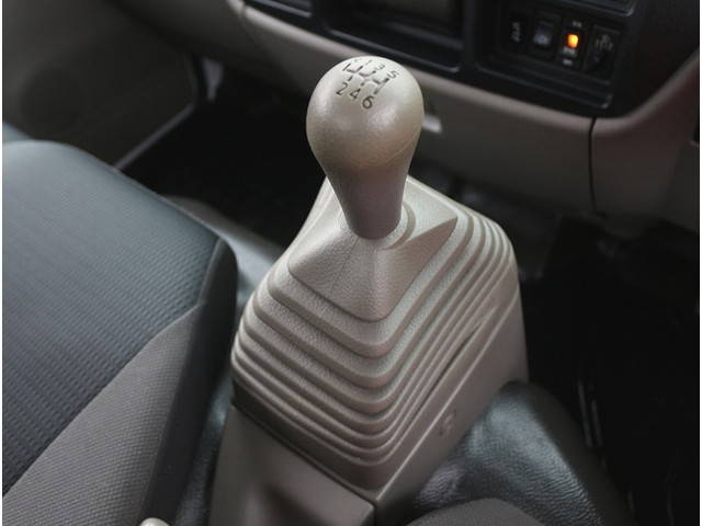 日産アトラス平ボディ小型（2t・3t）[写真32]