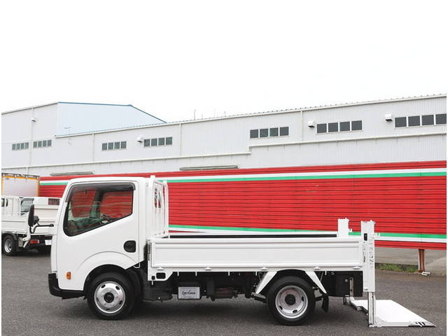 日産アトラス平ボディ小型（2t・3t）[写真06]