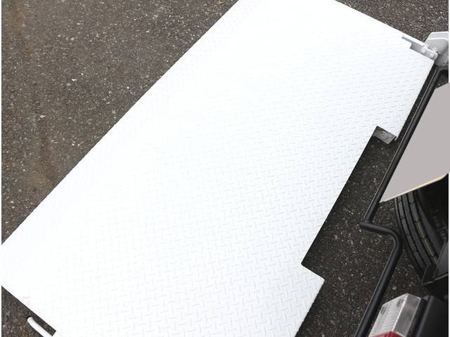 日産アトラス平ボディ小型（2t・3t）[写真09]