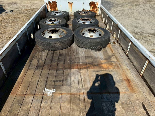 三菱ふそうファイター平ボディ増トン（6t・8t）[写真10]