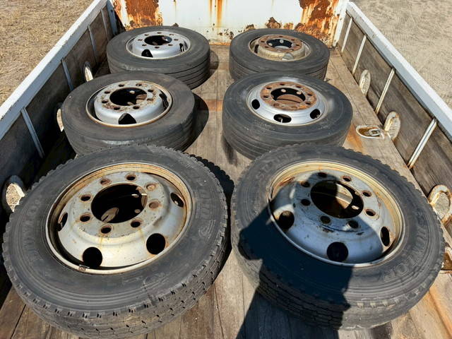 三菱ふそうファイター平ボディ増トン（6t・8t）[写真13]