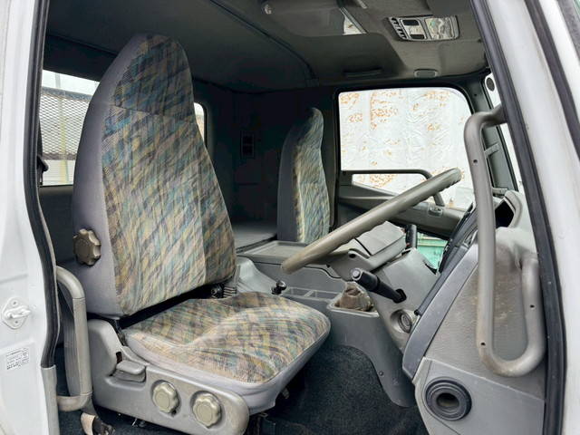 三菱ふそうファイター平ボディ増トン（6t・8t）[写真27]