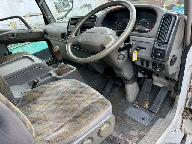 三菱ふそうファイター平ボディ増トン（6t・8t）[写真29]