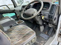 三菱ふそうファイター平ボディ増トン（6t・8t）[写真30]