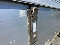 いすゞフォワードアルミウイング中型（4t）[写真16]