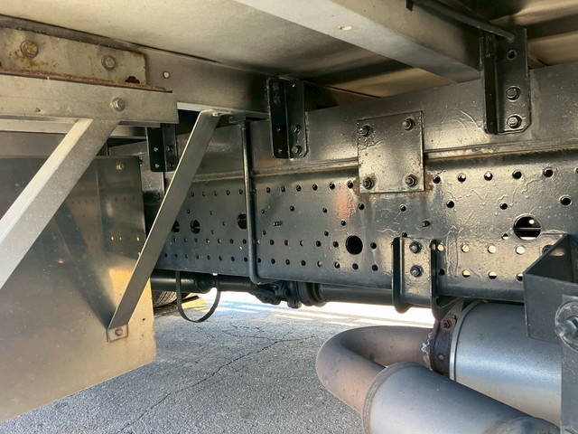 いすゞフォワードアルミウイング中型（4t）[写真21]