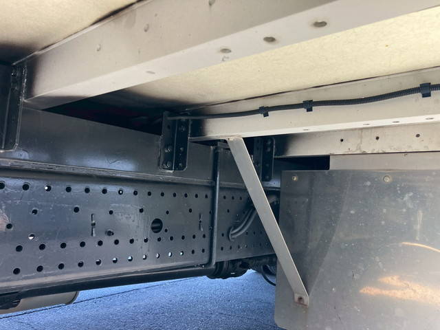 いすゞフォワードアルミウイング中型（4t）[写真22]