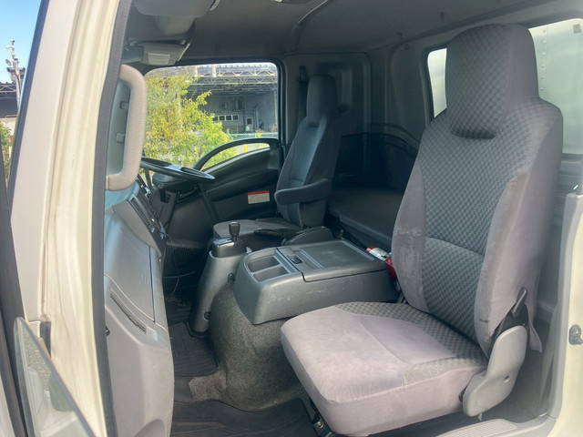 いすゞフォワードアルミウイング中型（4t）[写真28]