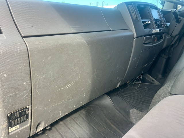 いすゞフォワードアルミウイング中型（4t）[写真30]