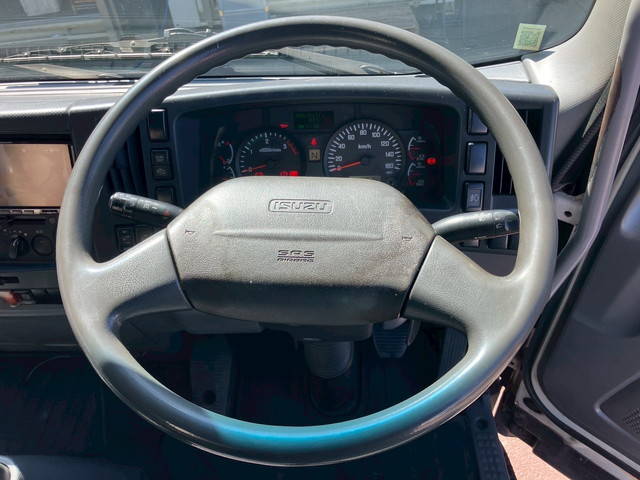 いすゞフォワードアルミウイング中型（4t）[写真32]