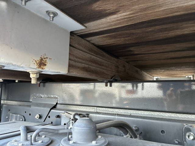 日野デュトロ平ボディ小型（2t・3t）[写真20]