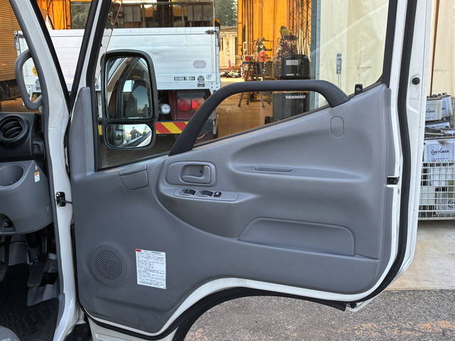 日野デュトロ平ボディ小型（2t・3t）[写真27]