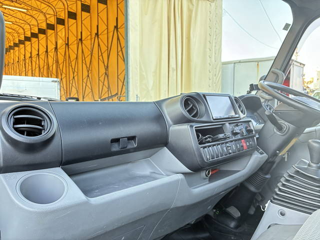 日野デュトロ平ボディ小型（2t・3t）[写真30]