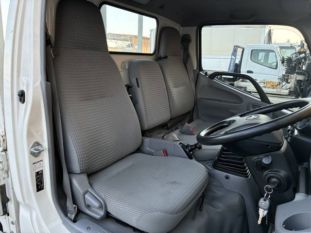 日野デュトロ平ボディ小型（2t・3t）[写真32]