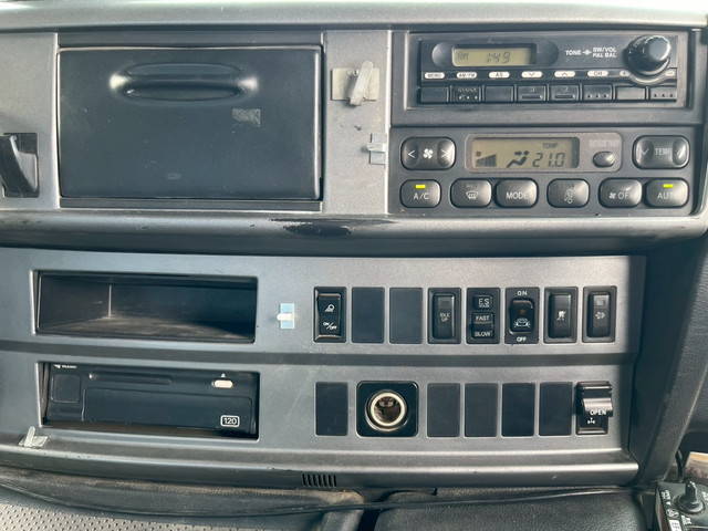 日野プロフィアダンプ大型（10t）[写真24]