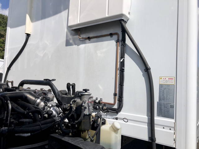 いすゞフォワード冷凍車（冷蔵車）中型（4t）[写真10]