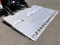 いすゞフォワード冷凍車（冷蔵車）中型（4t）[写真13]