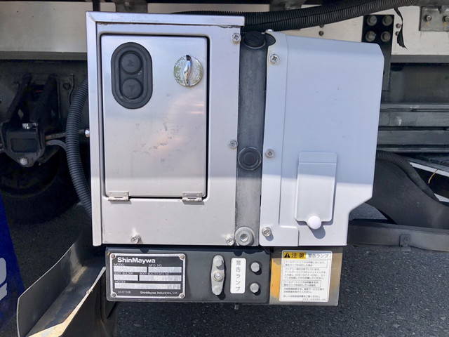 いすゞフォワード冷凍車（冷蔵車）中型（4t）[写真22]