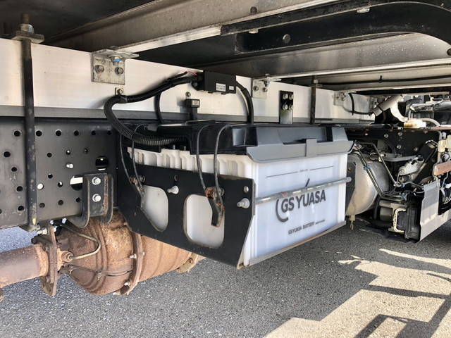 いすゞフォワード冷凍車（冷蔵車）中型（4t）[写真25]