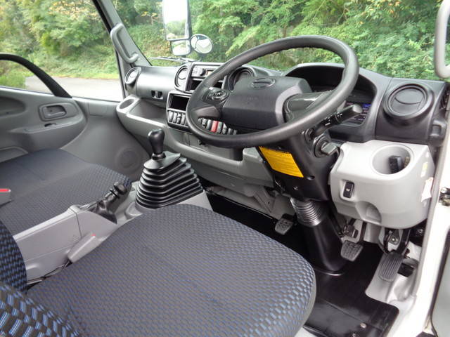 日野デュトロ平ボディ小型（2t・3t）[写真20]