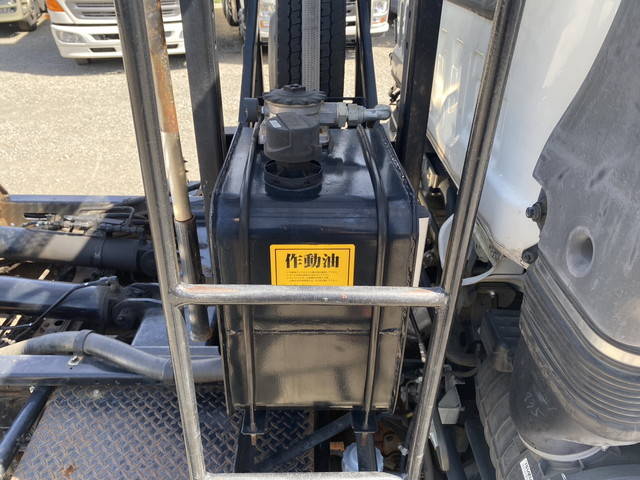 いすゞフォワードコンテナ専用車中型（4t）[写真12]