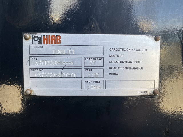 いすゞフォワードコンテナ専用車中型（4t）[写真15]