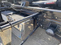 いすゞフォワードコンテナ専用車中型（4t）[写真18]