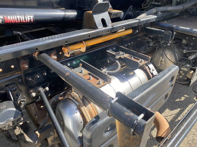 いすゞフォワードコンテナ専用車中型（4t）[写真18]