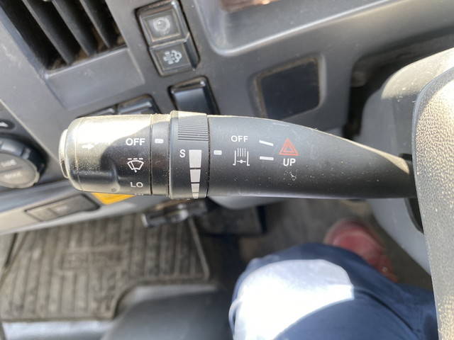 いすゞフォワードコンテナ専用車中型（4t）[写真25]