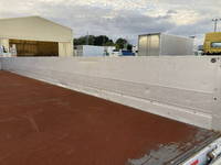 UDトラックスコンドルアルミブロック小型（2t・3t）[写真15]