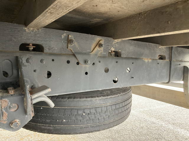 UDトラックスコンドルアルミブロック小型（2t・3t）[写真19]