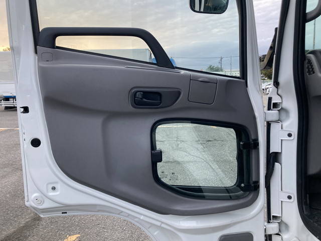 UDトラックスコンドルアルミブロック小型（2t・3t）[写真26]