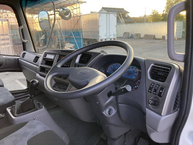 UDトラックスコンドルアルミブロック小型（2t・3t）[写真31]